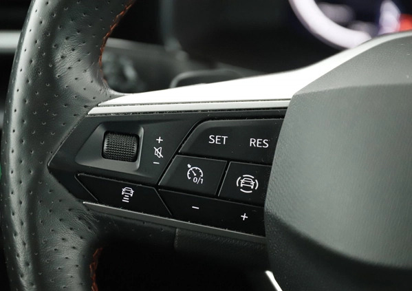 Seat Leon cena 84800 przebieg: 118805, rok produkcji 2020 z Jabłonowo Pomorskie małe 326
